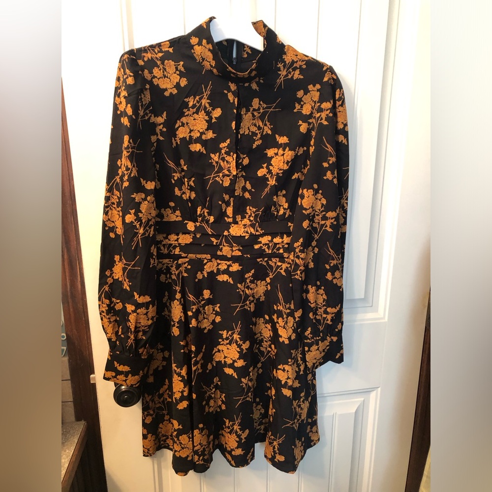 SHEIN Black and Gold Floral Long Sleeve Dress